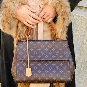 Authenticated Louis Vuitton LV Monogram Cluny MM BAG